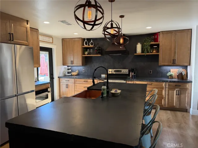 7460 Redlands Ave, Gerber, California 96035