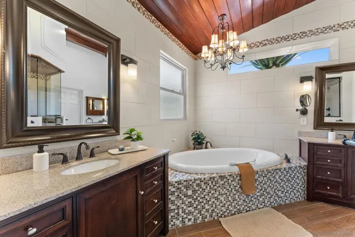 Primary Bath/Spa