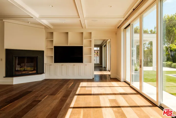 557 Chapala Drive, Pacific Palisades, California 90272