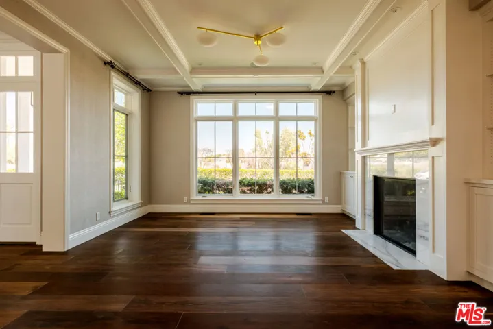 557 Chapala Drive, Pacific Palisades, California 90272