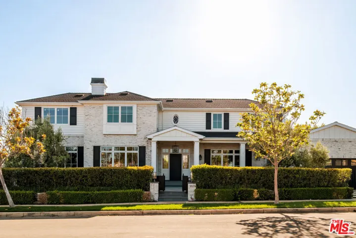 557 Chapala Drive, Pacific Palisades, California 90272