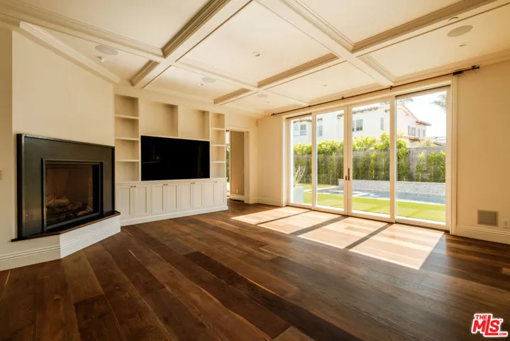 557 Chapala Drive, Pacific Palisades, California 90272