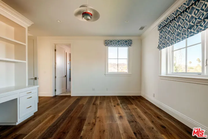 557 Chapala Drive, Pacific Palisades, California 90272
