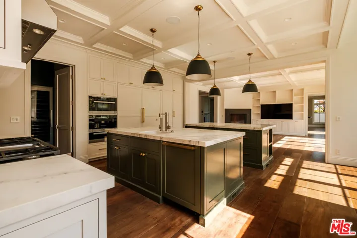 557 Chapala Drive, Pacific Palisades, California 90272