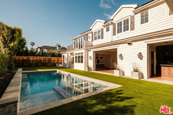 557 Chapala Drive, Pacific Palisades, California 90272