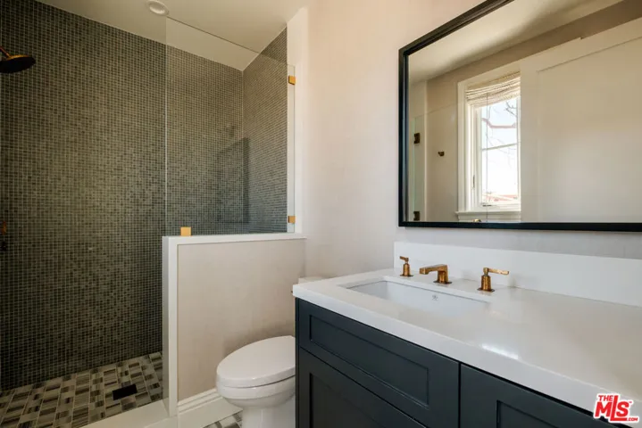557 Chapala Drive, Pacific Palisades, California 90272