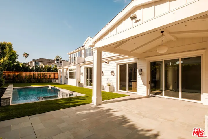 557 Chapala Drive, Pacific Palisades, California 90272