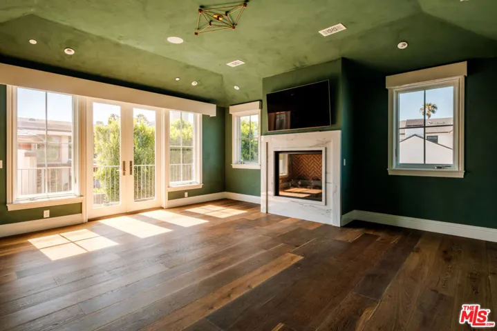 557 Chapala Drive, Pacific Palisades, California 90272