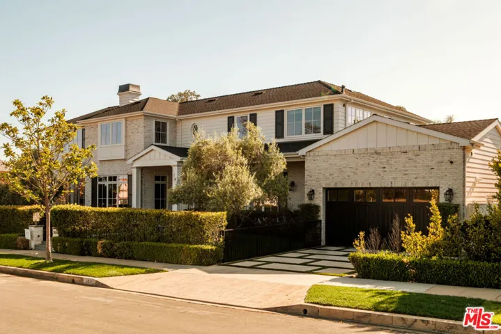 557 Chapala Drive, Pacific Palisades, California 90272