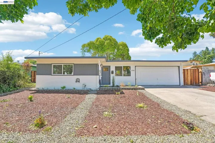 606 W 9th St, Santa Rosa, California 95401