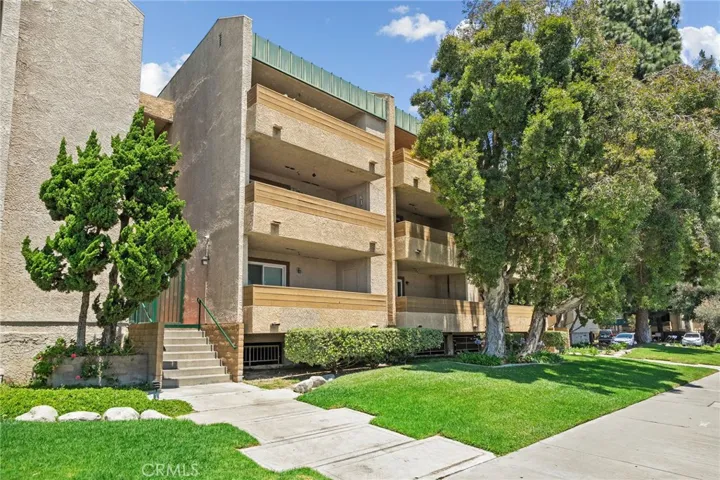 12121 Centralia 102, Lakewood, California 90715