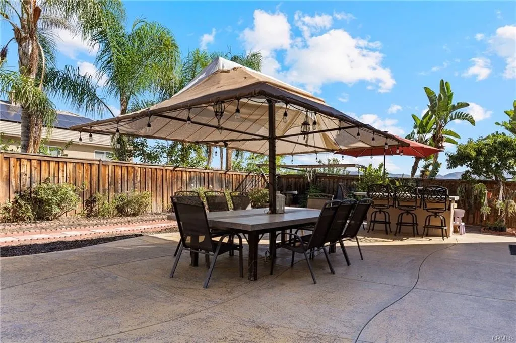 BBQ/Bar Area
