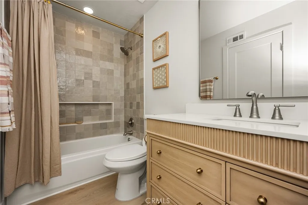 Upstairs ensuite