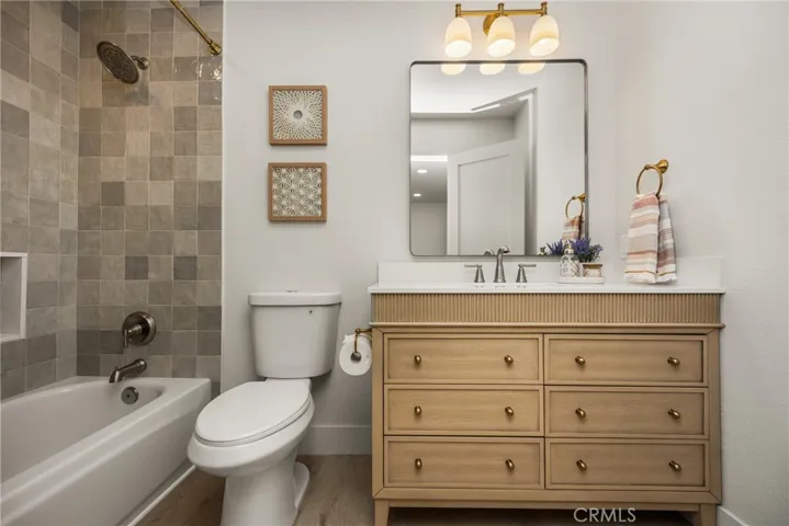 Upstairs ensuite