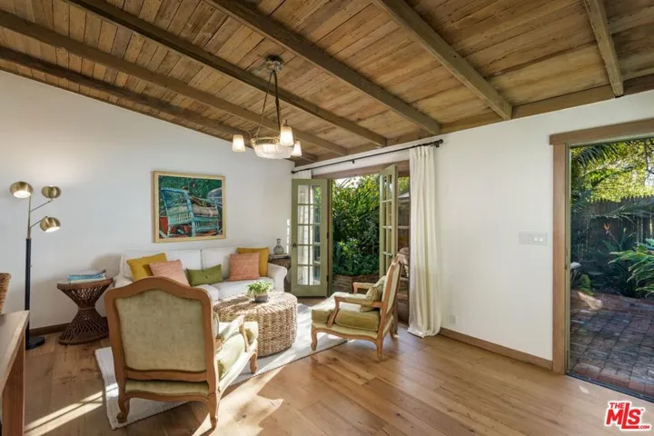 Versatile Guest Cottage