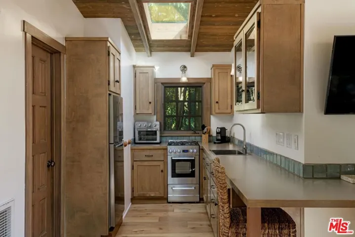 Guest Cottage Kitchen