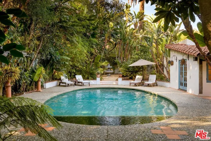 Tropical Pool & Spa