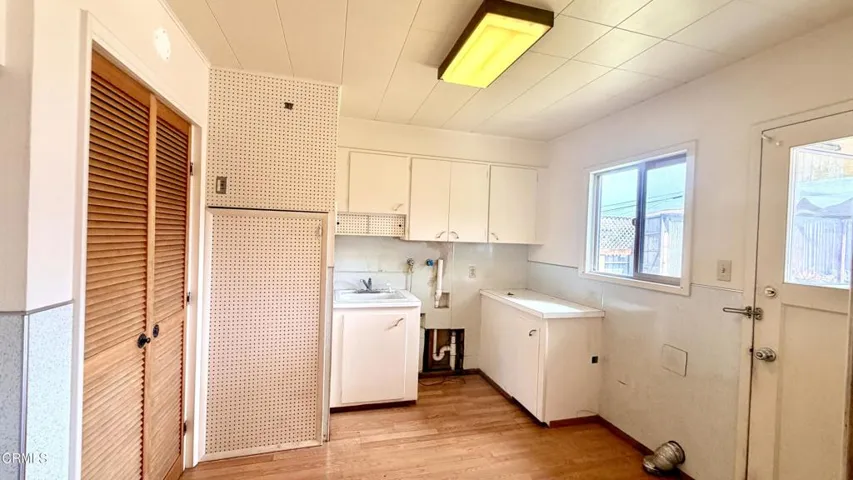 LAUNDRY AREA