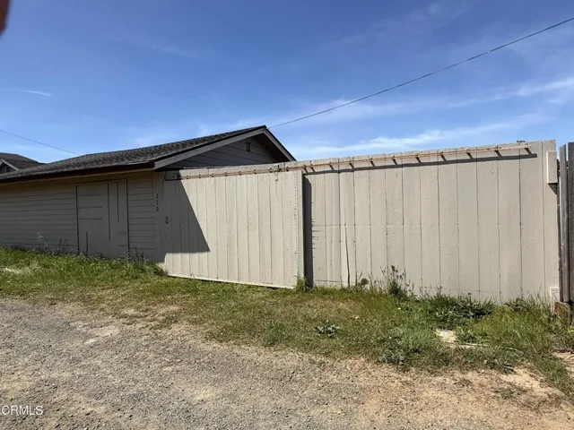GARAGE/ALLEY
