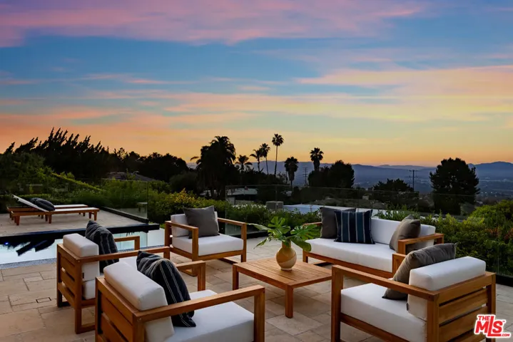 3116 Elvido Drive, Los Angeles, California 90049