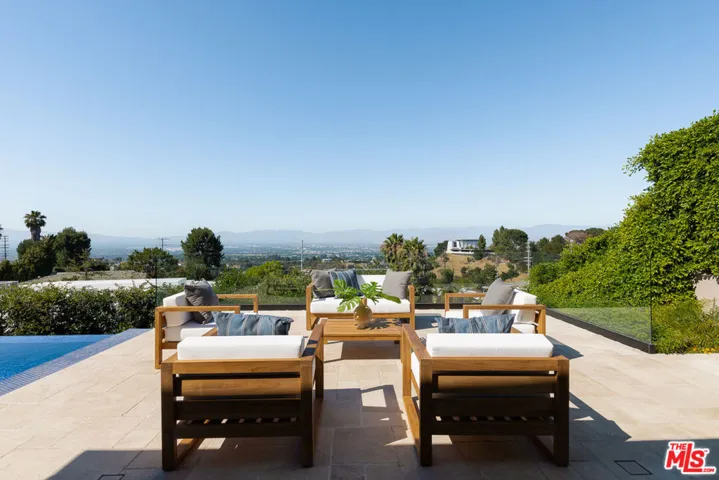 3116 Elvido Drive, Los Angeles, California 90049