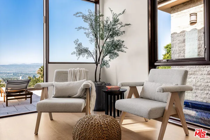 3116 Elvido Drive, Los Angeles, California 90049