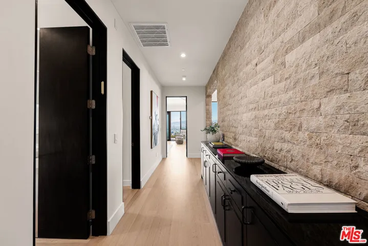 3116 Elvido Drive, Los Angeles, California 90049