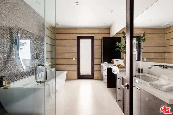 3116 Elvido Drive, Los Angeles, California 90049