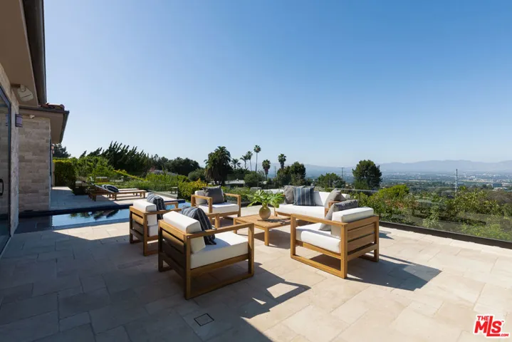 3116 Elvido Drive, Los Angeles, California 90049