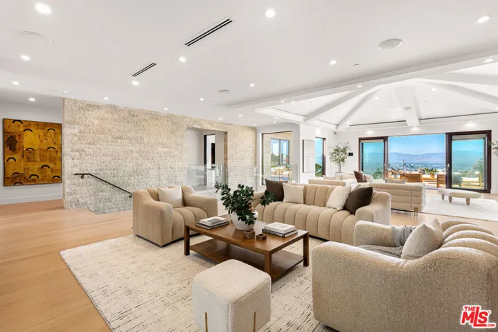 3116 Elvido Drive, Los Angeles, California 90049
