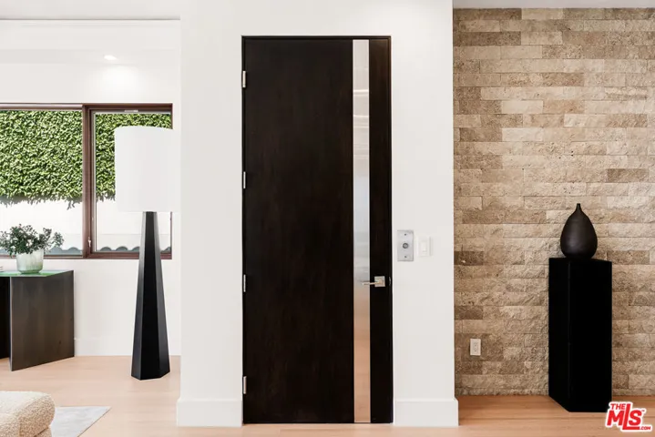 3116 Elvido Drive, Los Angeles, California 90049