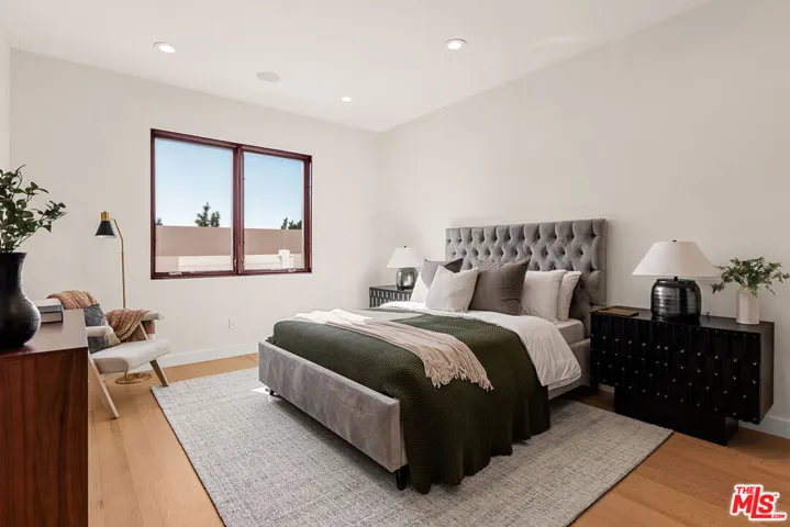3116 Elvido Drive, Los Angeles, California 90049