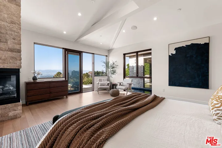 3116 Elvido Drive, Los Angeles, California 90049
