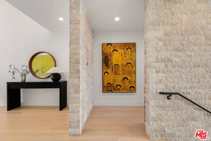 3116 Elvido Drive, Los Angeles, California 90049