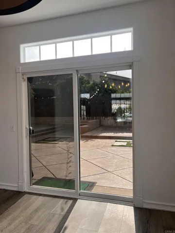 Dinning area with access to veautiful back yard.