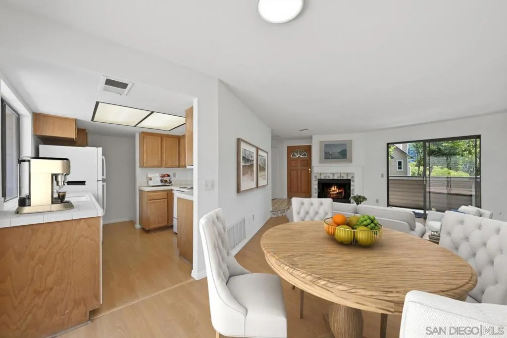 https://zimg.paragon.ice.com/ParagonImages/Property/PA/SDMLS/260012394/11/533/400/3b4d615b44e9fc4722e32635e8226581/3/0315316a0159b7c3047af0bcb9e4ca7a/260012394-f59e6ae0-9349-4491-b4c4-d7bf96b081ea.JPG