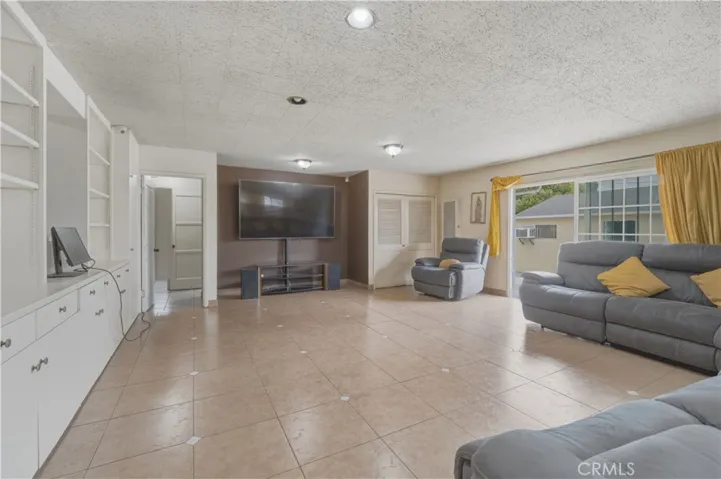 6626 Riverton, North Hollywood, California 91606