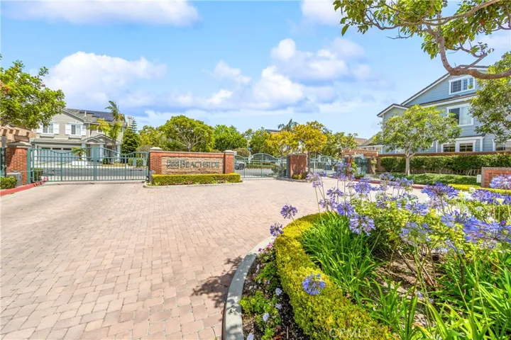 Beautiful gated entrance to the intimate Beachside community of just 86 homes.