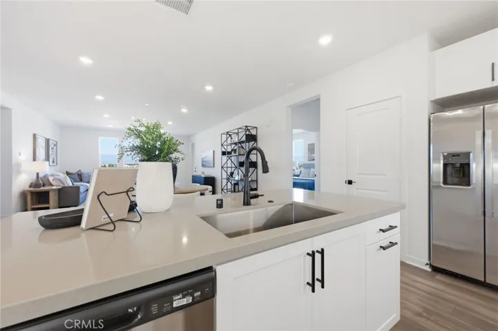 12903 Paradiso Dr 301, Eastvale, California 92880