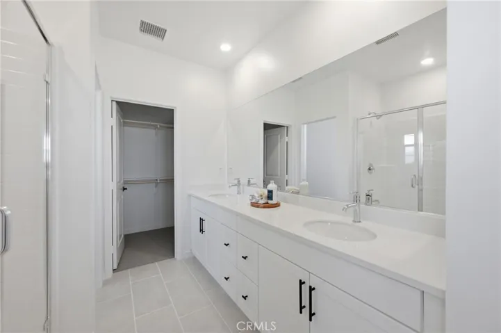 12903 Paradiso Dr 301, Eastvale, California 92880