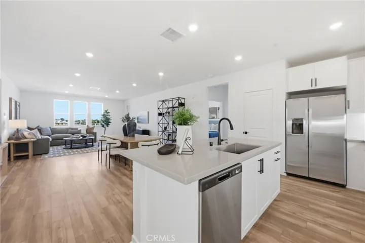 12903 Paradiso Dr 301, Eastvale, California 92880
