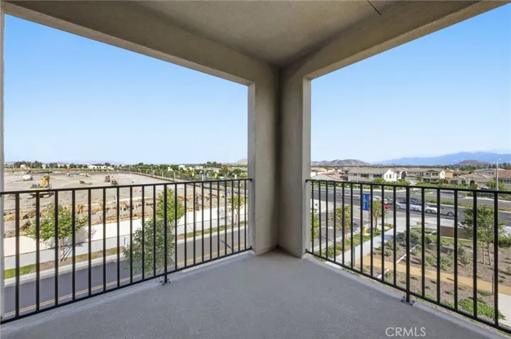 12903 Paradiso Dr 301, Eastvale, California 92880