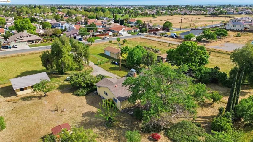 209 Honey Ln, Oakley, California 94561 — photo 4