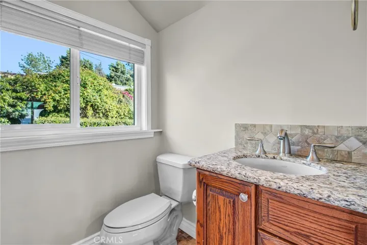 1/2 bath 4