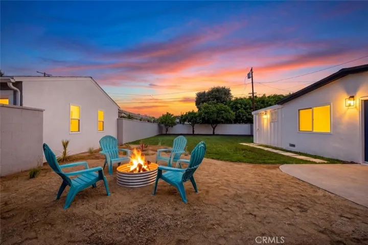 HUGE backyard! (lighting & fire was enhanced)