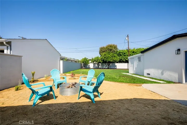 SOOO MUCH SPACE- Build your dream pool or just enjoy the space...