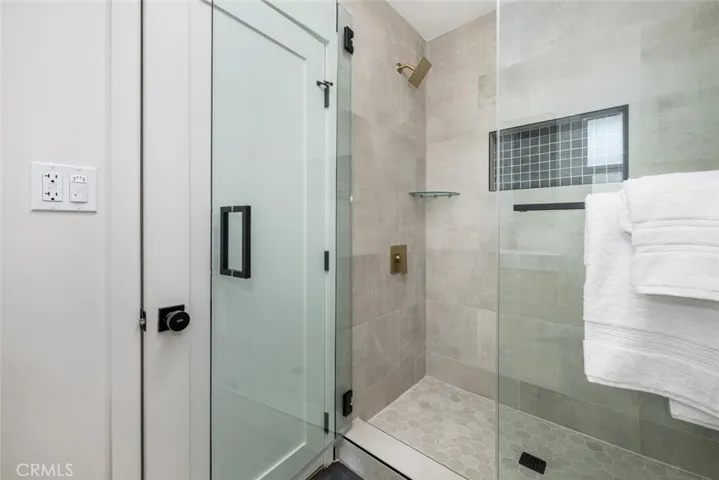 Primary Shower- frameless shower door