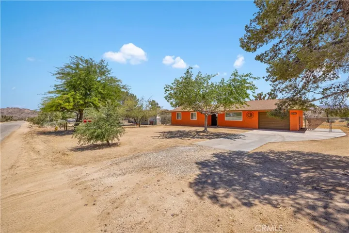 58773 Sunflower Drive, Yucca Valley, California 92284