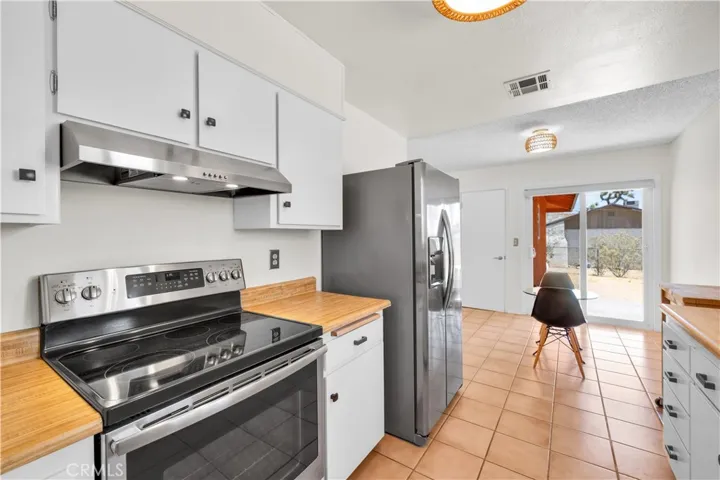 58773 Sunflower Drive, Yucca Valley, California 92284