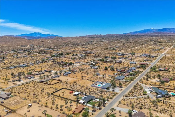 58773 Sunflower Drive, Yucca Valley, California 92284